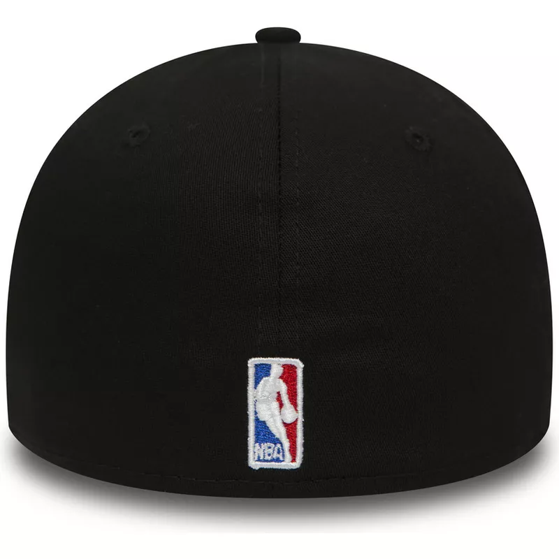 new-era-curved-brim-39thirty-black-base-chicago-bulls-nba-black-and-red-fitted-cap