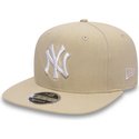 new-era-flat-brim-9fifty-lightweight-essential-new-york-yankees-mlb-pink-snapback-cap
