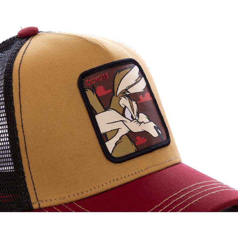 capslab-wile-e-coyote-coy2-looney-tunes-brown-red-and-black-trucker-hat