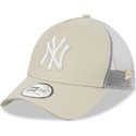 new-era-9forty-a-frame-new-york-yankees-mlb-beige-and-white-trucker-hat