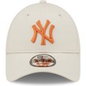 new-era-curved-brim-orange-logo-9forty-league-essential-new-york-yankees-mlb-beige-adjustable-cap