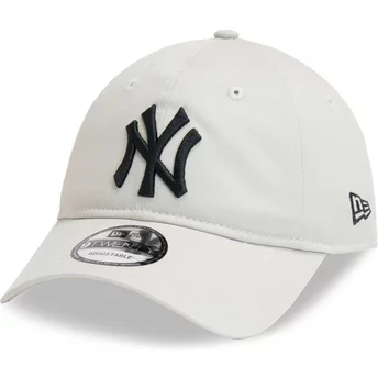 New Era Curved Brim Black Logo 9TWENTY League Essential New York Yankees MLB Beige Adjustable Cap