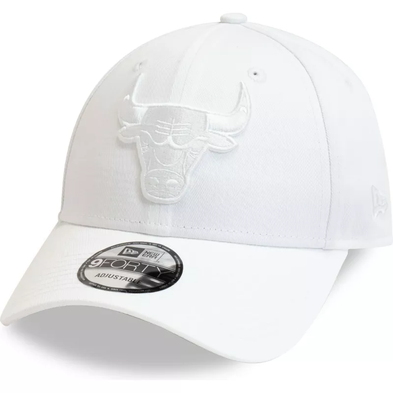 new-era-curved-brim-white-logo-9forty-essential-chicago-bulls-nba-white-adjustable-cap