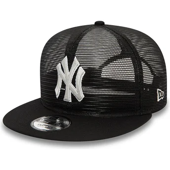 New Era Flat Brim 9FIFTY Embroidered Mesh New York Yankees MLB Black Trucker Hat