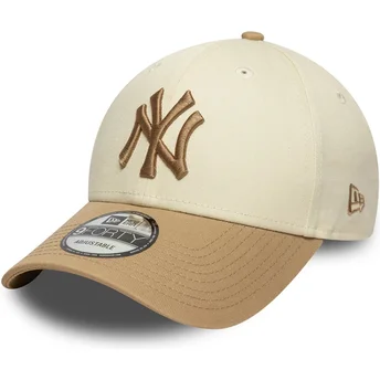 New Era Curved Brim Brown Logo 9FORTY Colour Block New York Yankees MLB Beige and Brown Adjustable Cap