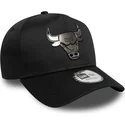 new-era-curved-brim-9forty-e-frame-metallic-chicago-bulls-nba-black-snapback-cap