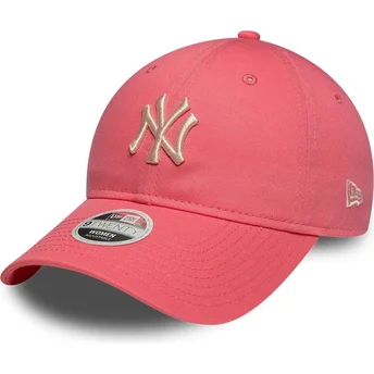New Era Curved Brim Women 9TWENTY League Essential Midi New York Yankees MLB Pink Adjustable Cap with Beige Logo