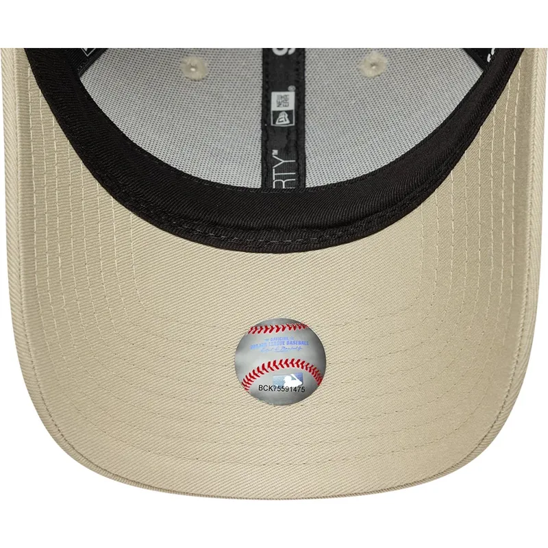 new-era-curved-brim-women-9forty-metallic-new-york-yankees-mlb-beige-adjustable-cap