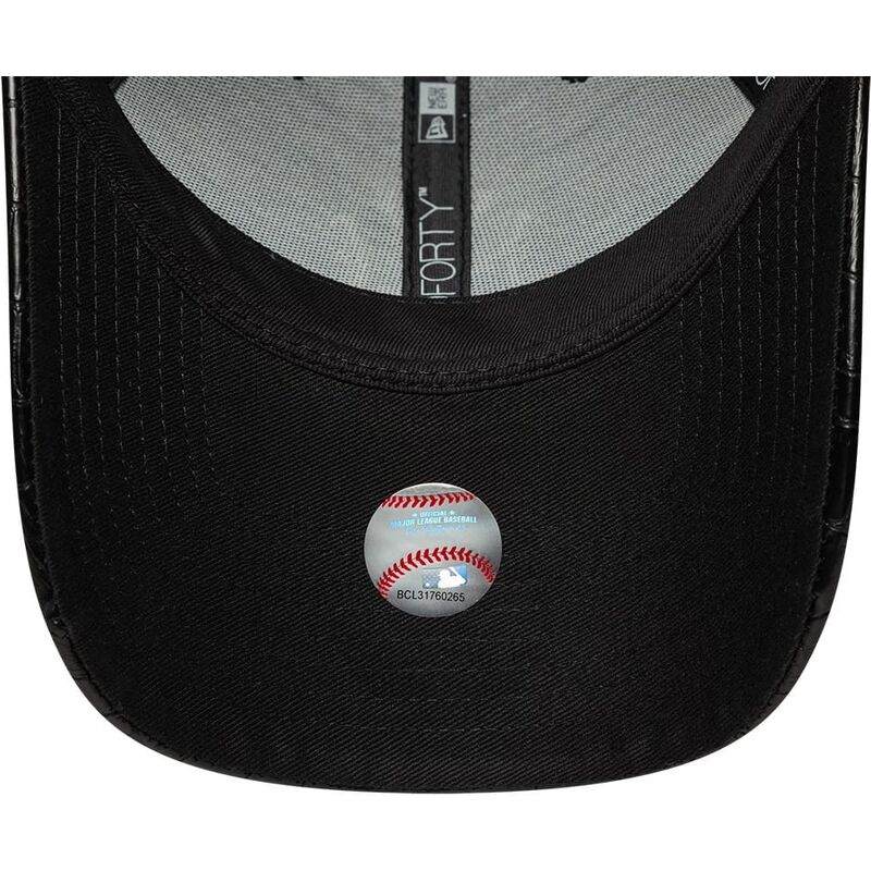 new-era-curved-brim-women-black-logo-9forty-pu-pattern-new-york-yankees-mlb-black-adjustable-cap new-era-curved-brim-women-black-logo-9forty-pu-pattern-new-york-yankees-mlb-black-adjustable-cap