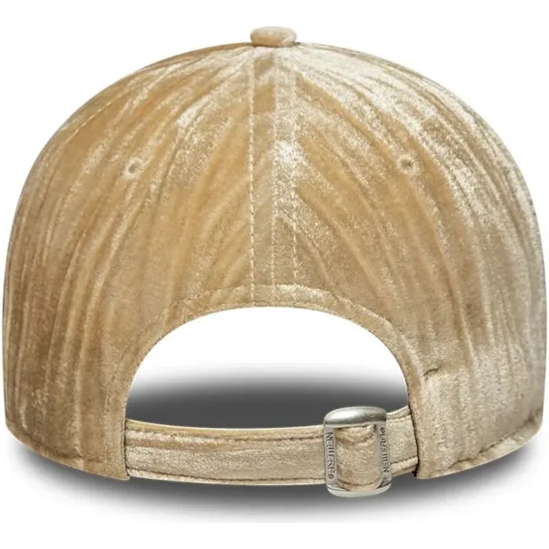 new-era-curved-brim-women-9twenty-velour-new-york-yankees-mlb-beige-adjustable-cap-with-beige-logo new-era-curved-brim-women-9twenty-velour-new-york-yankees-mlb-beige-adjustable-cap-with-beige-logo