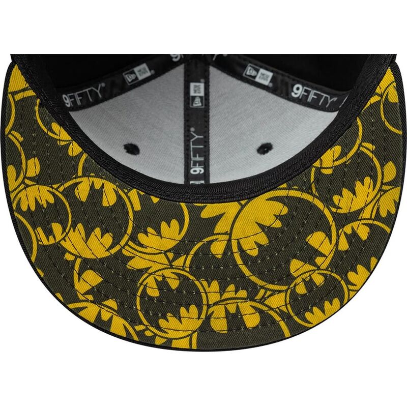 new-era-flat-brim-youth-9fifty-piping-dc-comics-batman-grey-and-black-snapback-cap