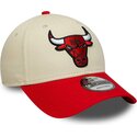 new-era-curved-brim-9forty-colour-block-chicago-bulls-nba-beige-and-red-adjustable-cap