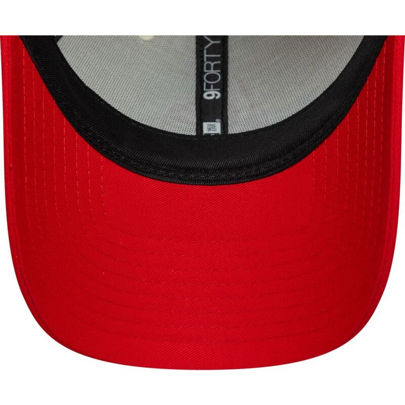 new-era-curved-brim-9forty-contrast-visor-vespa-piaggio-red-and-beige-adjustable-cap new-era-curved-brim-9forty-contrast-visor-vespa-piaggio-red-and-beige-adjustable-cap