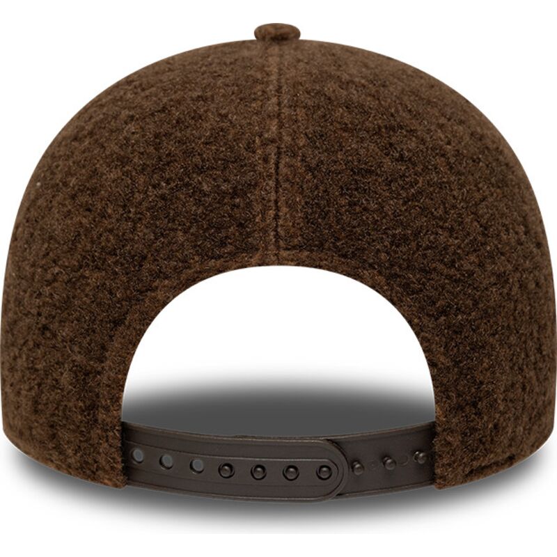 new-era-curved-brim-9forty-winter-borg-new-york-yankees-mlb-brown-snapback-cap
