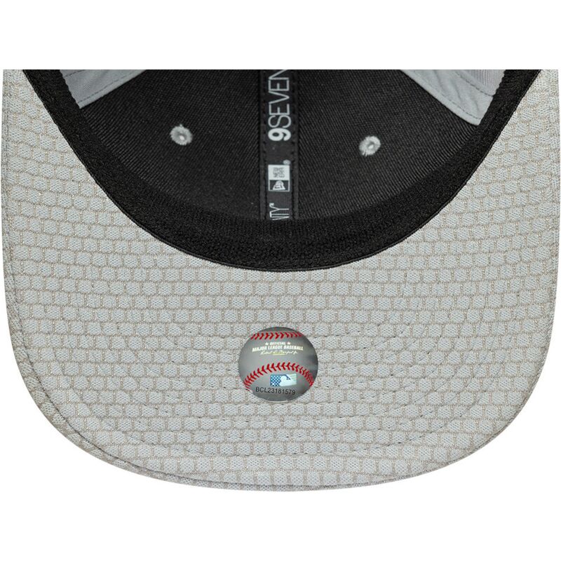 new-era-curved-brim-grey-logo-9seventy-stretch-snap-mesh-flawless-new-york-yankees-mlb-grey-snapback-cap new-era-curved-brim-grey-logo-9seventy-stretch-snap-mesh-flawless-new-york-yankees-mlb-grey-snapback-cap