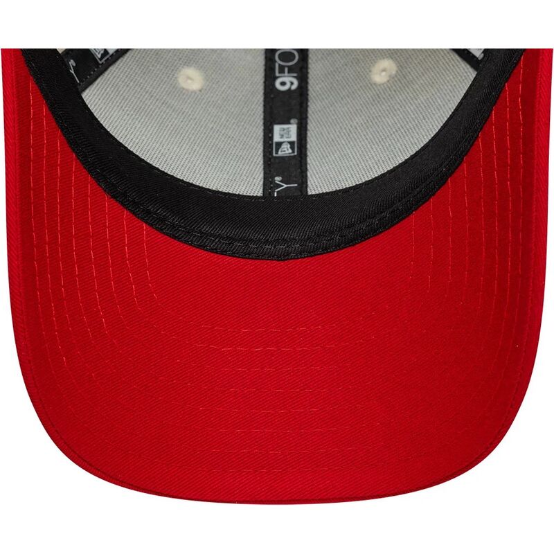 new-era-curved-brim-youth-9forty-contrast-manchester-united-football-club-premier-league-beige-and-red-adjustable-cap new-era-curved-brim-youth-9forty-contrast-manchester-united-football-club-premier-league-beige-and-red-adjustable-cap