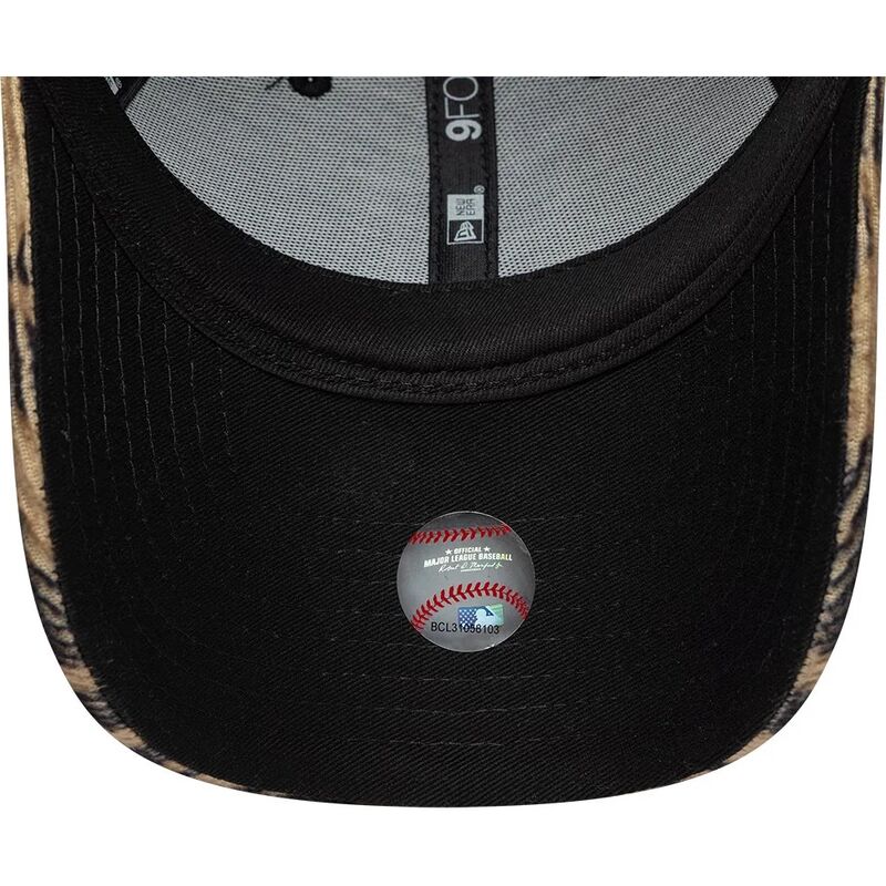 new-era-curved-brim-women-9forty-ocelot-print-new-york-yankees-mlb-leopard-adjustable-cap