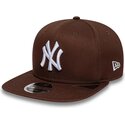 new-era-flat-brim-9fifty-original-fit-league-essential-new-york-yankees-mlb-brown-snapback-cap