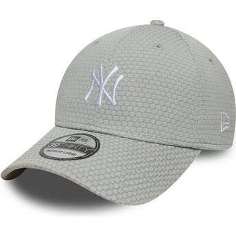 New Era Curved Brim White Logo 39THIRTY Stretch Mesh New York Yankees MLB Grey Fitted Cap