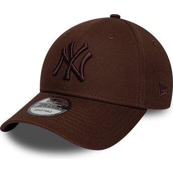 New Era Curved Brim Brown Logo 9FORTY League Essential New York Yankees MLB Dark Brown Adjustable Cap