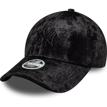 New Era Curved Brim Women Black Logo 9FORTY Pattern Velour New York Yankees MLB Black Adjustable Cap