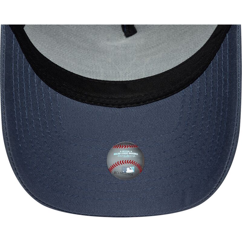 new-era-curved-brim-navy-blue-logo-e-frame-league-essential-new-york-yankees-mlb-blue-snapback-cap new-era-curved-brim-navy-blue-logo-e-frame-league-essential-new-york-yankees-mlb-blue-snapback-cap
