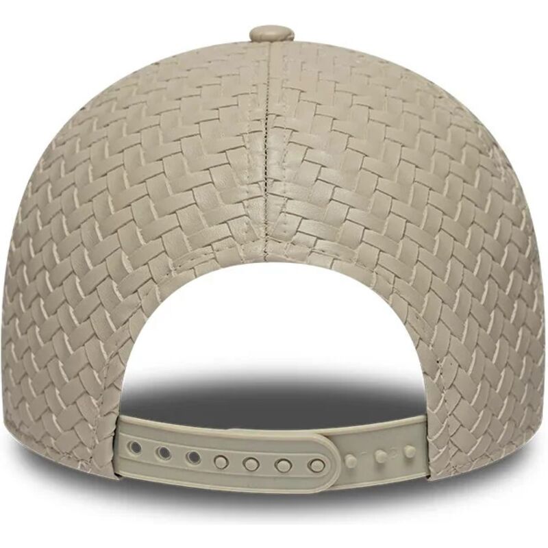 new-era-curved-brim-9forty-pu-weave-new-york-yankees-mlb-beige-adjustable-cap-with-beige-logo new-era-curved-brim-9forty-pu-weave-new-york-yankees-mlb-beige-adjustable-cap-with-beige-logo