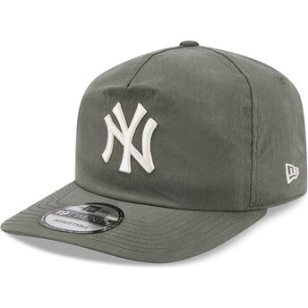 New Era Curved Brim 19TWENTY Precurved New York Yankees MLB Green Snapback Cap