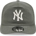 new-era-curved-brim-19twenty-precurved-new-york-yankees-mlb-green-snapback-cap