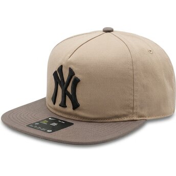 Nike Flat Brim Pro Unstructured 5 Panel New York Yankees MLB Beige and Brown Adjustable Cap